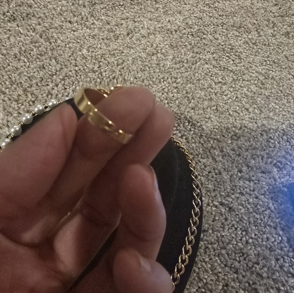 Stainless Steel- Gold and Pearl Jewelry Set with Clover Design - Picture 8 of 11